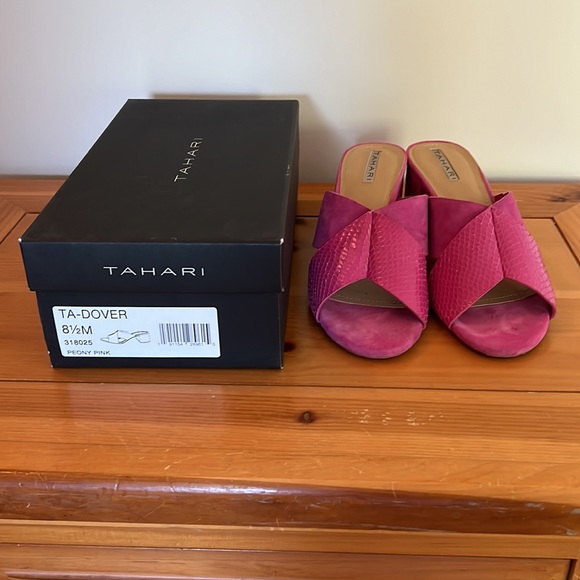 TAHARI women’s 8.5 pink leather and suede wedges. - Picture 2 of 4